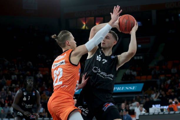 中表现优异 中表现优异