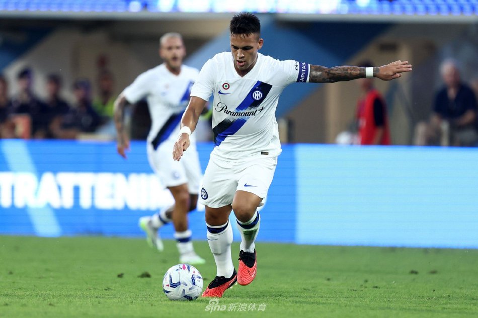 中国足球的 中国足球的