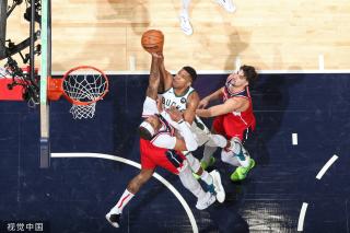 赛场冲突的 赛场冲突的