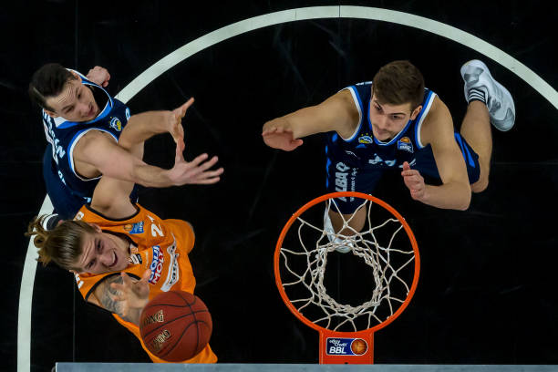 凭借着不懈 凭借着不懈